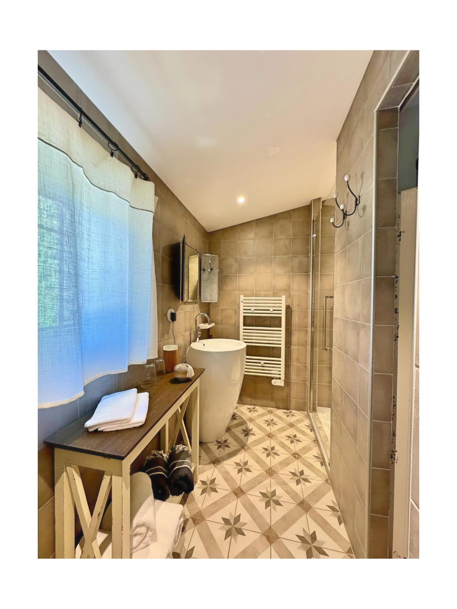 Les Jardins De Sitaara Bed & Breakfast Cucuron Ngoại thất bức ảnh